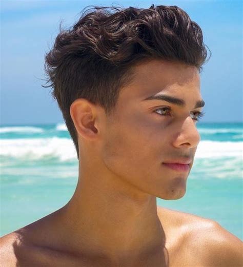 hispanic curly hair men|Latino Hair Trends 2023: 12 Best Hispanic Haircuts for。